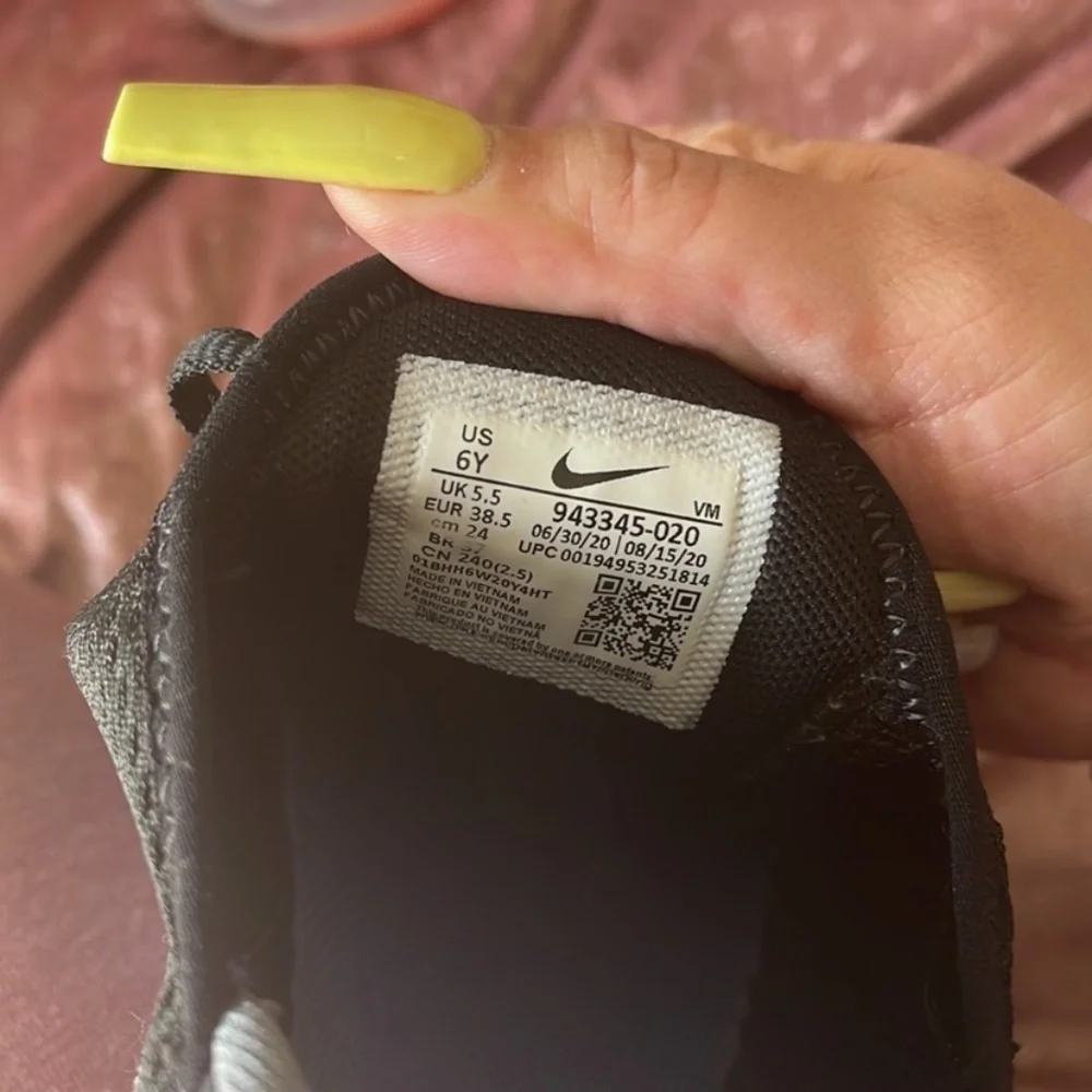 Nike air max 270. Size 6Y